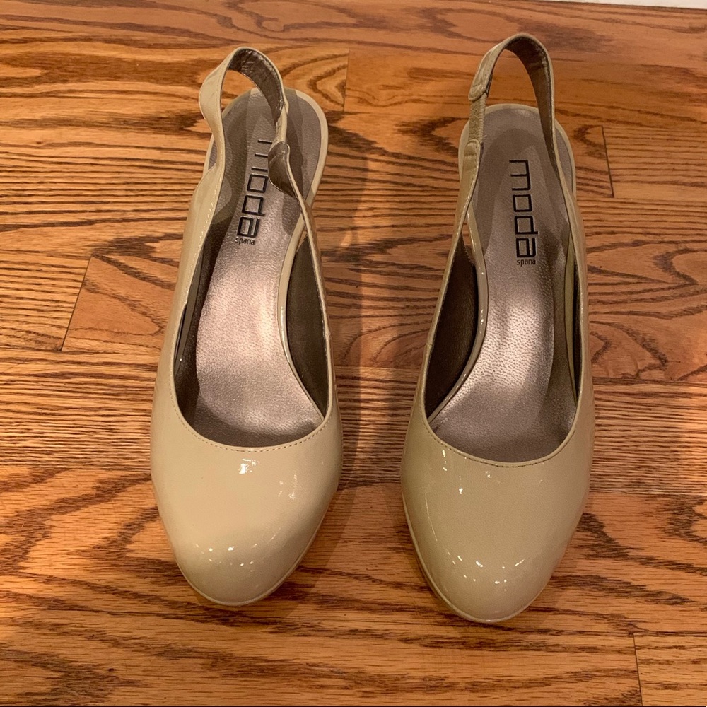Moda Nude Pumps